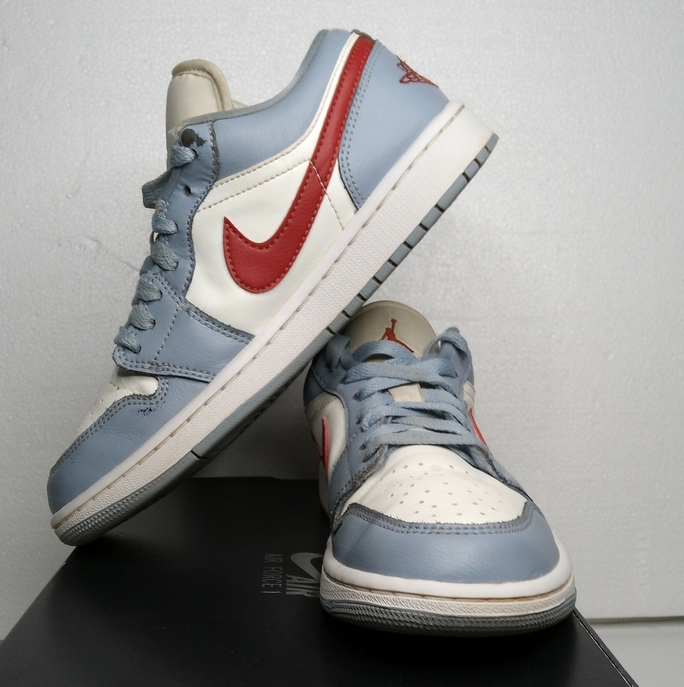 Jordan 1 Low Blue Whisper Dune Red W
